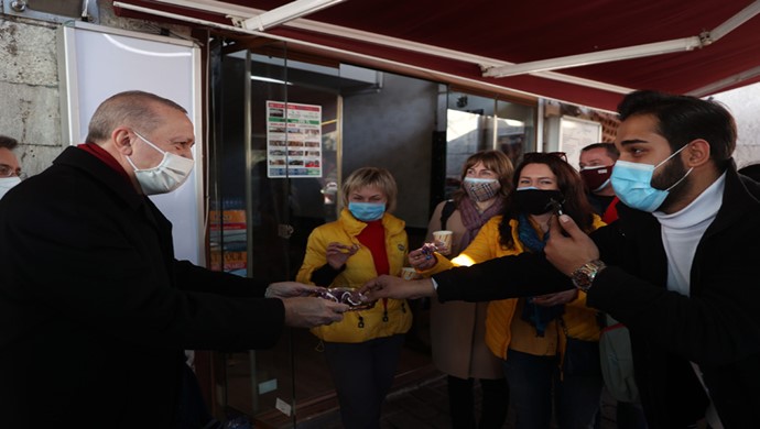 “İNSANLARIN BAŞÖRTÜSÜYLE UĞRAŞMANIN ANLAMI YOK”