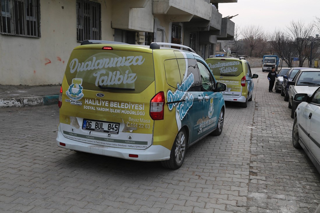 HALİLİYE BELEDİYESİ, SICAK YEMEK HİZMETİYLE GÖNÜLLERİ ISITIYOR