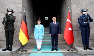 Millî Savunma Bakanı Akar, Almanya Savunma Bakanı Annegret Kramp-Karrenbauer ile Bir Araya Geldi