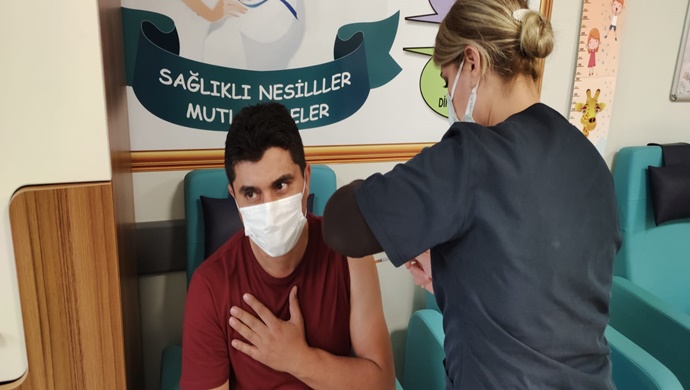 HÜSEYİN KIRAN `DA İLK DOZ AŞISI OLDU