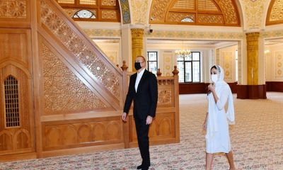 İlham Aliyev ve First Lady Mehriban Aliyeva, Yeni Günaşlı Fatima Zahra Hanım Camii’nin yeni binasında oluşturulan koşullarla tanışıyor