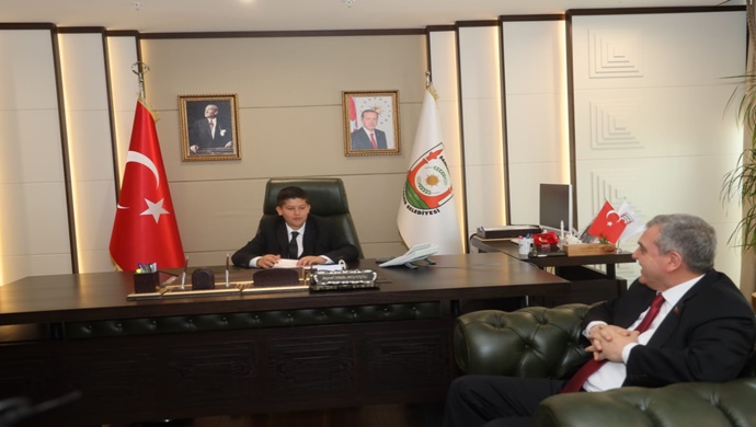BAŞKAN BEYAZGÜL 23 NİSAN’DA KOLTUĞUNU MİNİK YUSUF’A DEVRETTİ