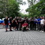 Волонтёры «Единой России» перекрасили в цвета российского флага стелу в парке имени Горького в Мелитополе