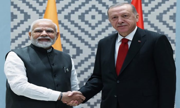 Cumhurbaşkanı Erdoğan, Hindistan Başbakanı Modi’yi kabul etti