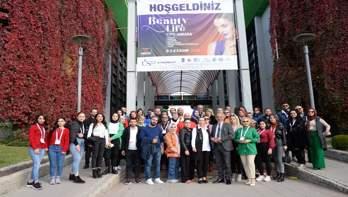 Başkan Baranok, yönetim kurulu üyeleri ve Konyalı berberler ve kuaförler Ankara’ya çıkartma yaptı