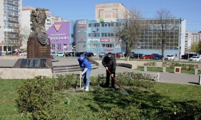 «Единая Россия» в Туле провела субботники в местах поклонения памяти героев