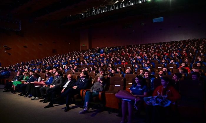 Владимир Якушев поддержал предложение МГЕР по созданию Дома молодёжи в ЛНР