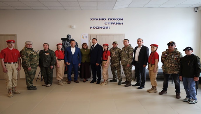 В Нижегородской области при поддержке «Единой России» открыли школьный музей, посвящённый СВО